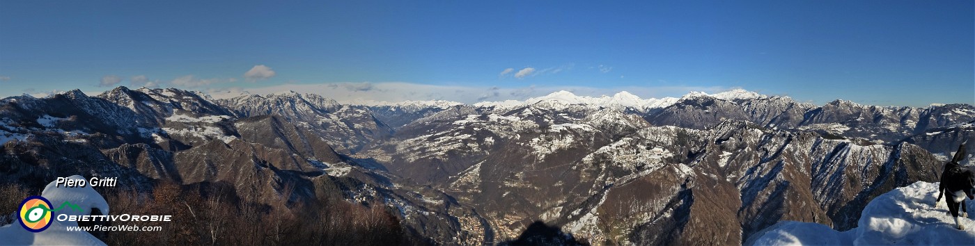 59 Vista panoramica verso la Val Brembana da S. Pellegrino e verso le Orobie .jpg